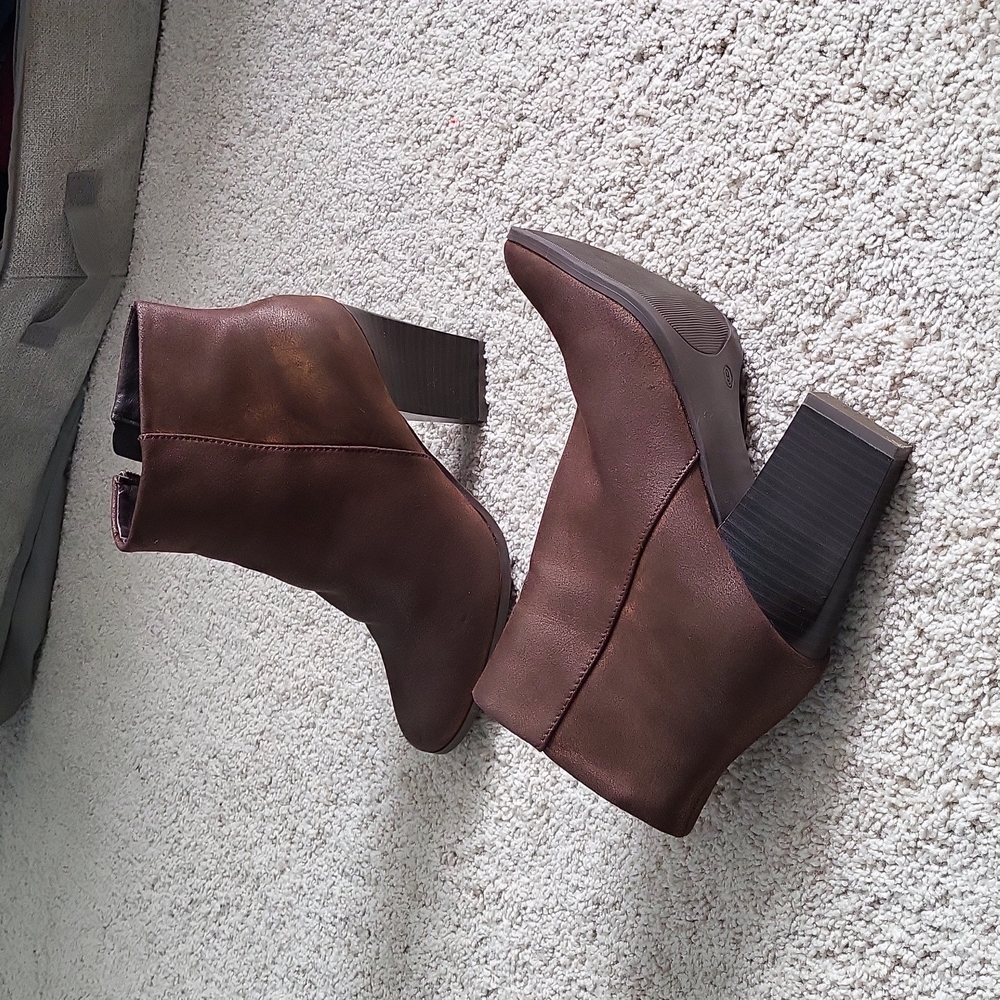 Brand new Brown booties